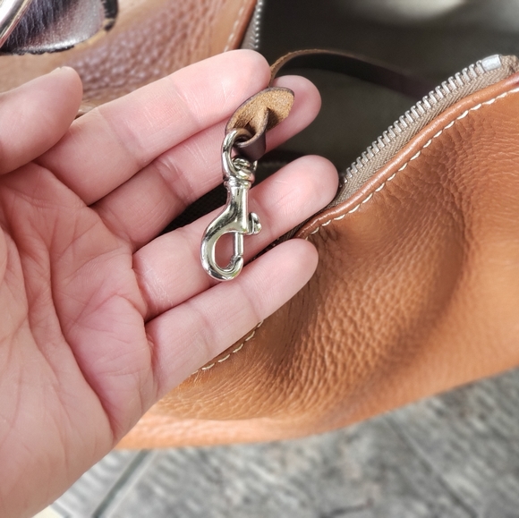 Dooney and Bourke Vintage Shoulder Bag - Picture 7 of 12